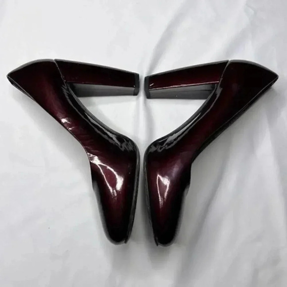 Theory patent leather size 38 1/2 burgundy heels - Picture 3 of 5